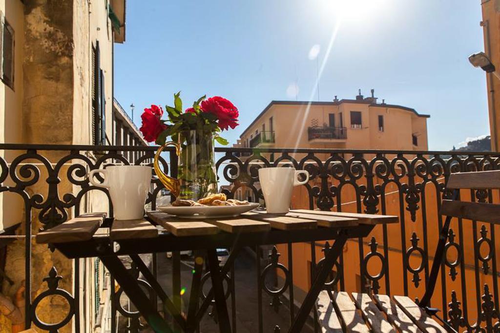 Casa Carducci - Spacious Historical Home Close To The Beach Imperia Exterior foto